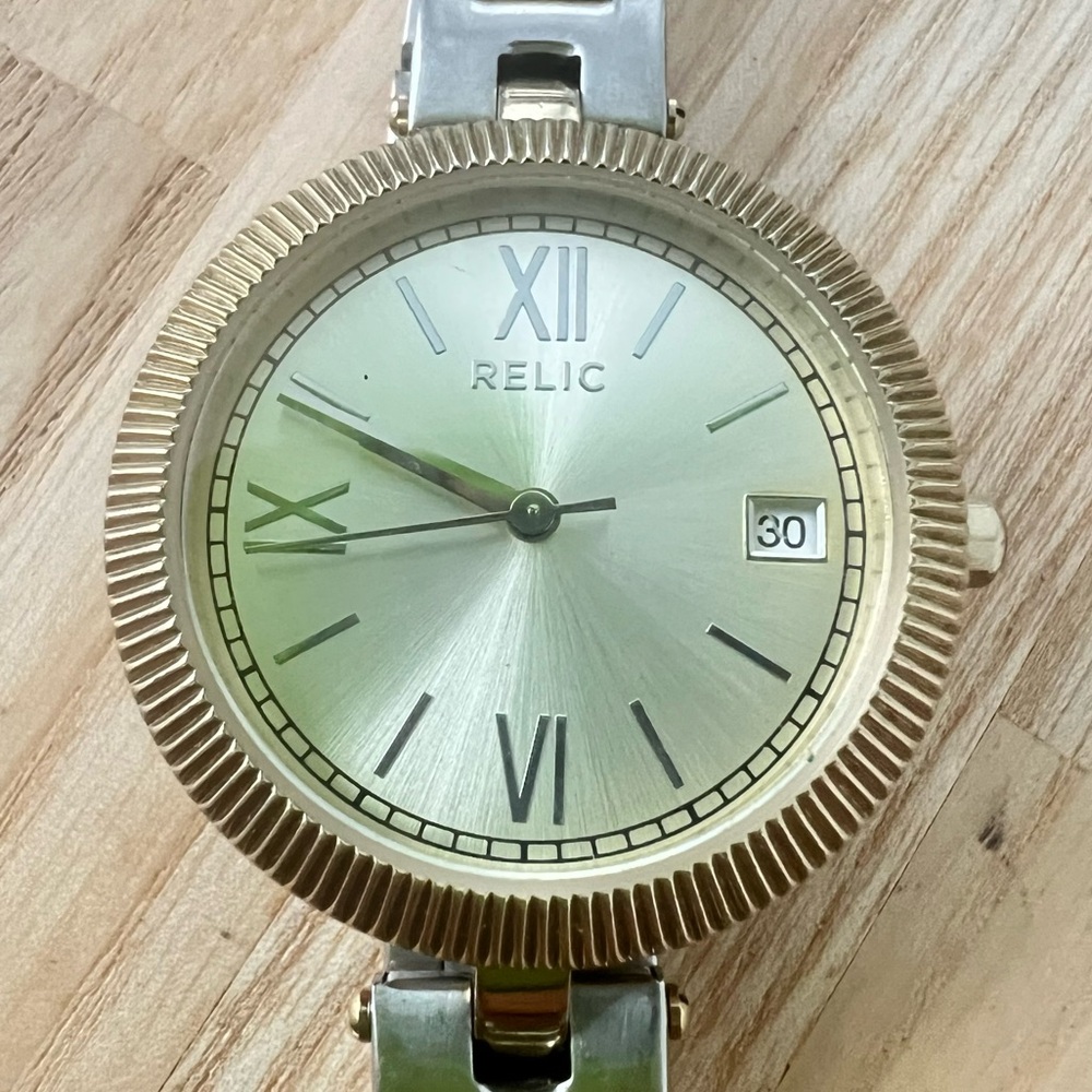 Relic ladies Camille two-toned champagne gold tone watch NEW BATTERY